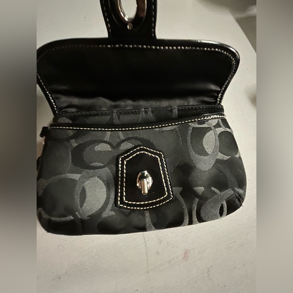 EUC Coach Wristlet/small clutch bag - Picture 1 of 3